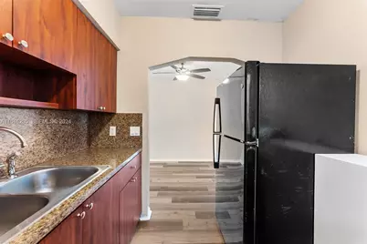 1142 NE 15th Avenue #B, Fort Lauderdale, FL 33304 - Photo 2