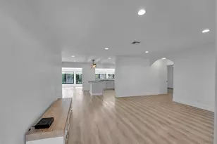 956 SE 10th Ct, Pompano Beach, FL 33060 - Photo 6