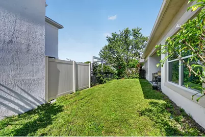 9228 Greenspire Lane, Lake Worth, FL 33467 - Photo 50