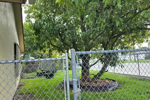 2000 NW 70th Ln, Margate, FL 33063 - Photo 4