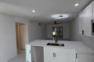 2161 NE 1st Ct, Boynton Beach, FL 33435 - Photo 4