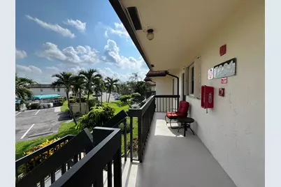 7281 Golf Colony Court #203, Lake Worth, FL 33467 - Photo 4