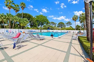 2230 N Cypress Bend Dr, Pompano Beach, FL 33069 - Photo 2