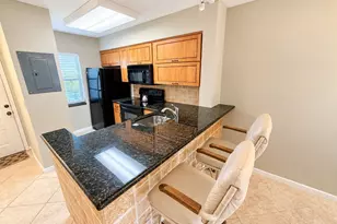 2230 N Cypress Bend Dr, Pompano Beach, FL 33069 - Photo 6