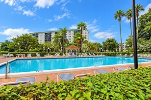 2230 N Cypress Bend Dr, Pompano Beach, FL 33069 - Photo 26
