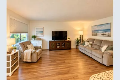 2103 Oakridge V #2103, Deerfield Beach, FL 33442 - Photo 2