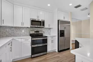 2047 Discovery Cir E, Deerfield Beach, FL 33442 - Photo 14