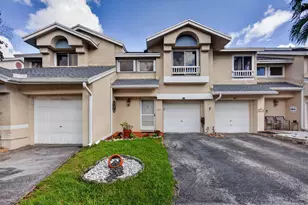 2047 Discovery Cir E, Deerfield Beach, FL 33442 - Photo 4