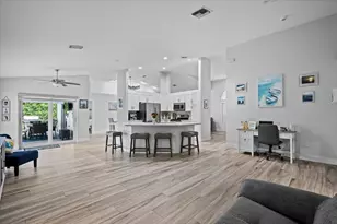 264 Malibu Cir, Greenacres, FL 33413 - Photo 10