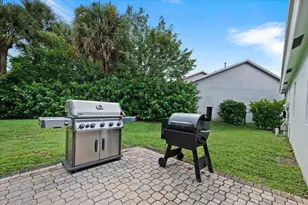 264 Malibu Cir, Greenacres, FL 33413 - Photo 34