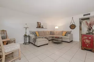 1004 Newport G, Deerfield Beach, FL 33442 - Photo 2