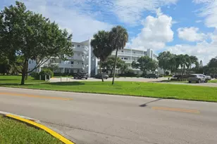 1004 Newport G, Deerfield Beach, FL 33442 - Photo 4