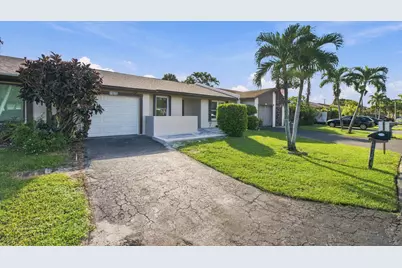 15676 Bottlebrush Circle, Delray Beach, FL 33484 - Photo 2