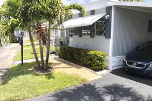 610 Frangipani Ln, Deerfield Beach, FL 33442 - Photo 2