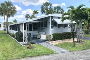 610 Frangipani Ln, Deerfield Beach, FL 33442 - Photo 1