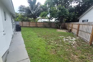 198 SE 27th Ct, Boynton Beach, FL 33435 - Photo 18