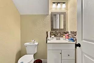 1086 NW Leonardo Cir, Port Saint Lucie, FL 34986 - Photo 34