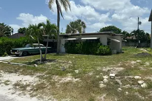 7785 Loomis St, Lake Worth, FL 33462 - Photo 2