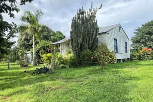 1977 E Main St, Pahokee, FL 33476 - Photo 4