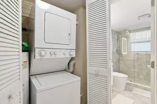 3980 Oaks Clubhouse Dr, Pompano Beach, FL 33069 - Photo 14