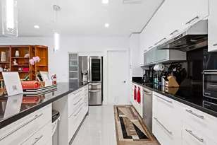 1612 SE 13th St, Fort Lauderdale, FL 33316 - Photo 4