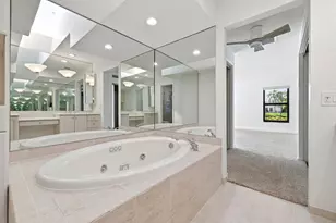 1013 Shady Lakes Cir, Palm Beach Gardens, FL 33418 - Photo 24