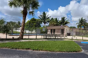 6040 Shaker Wood Cir, Tamarac, FL 33319 - Photo 14