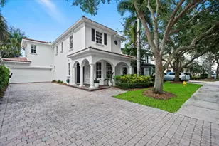 651 Castle Dr, Palm Beach Gardens, FL 33410 - Photo 4