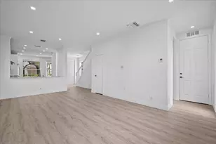 651 Castle Dr, Palm Beach Gardens, FL 33410 - Photo 12