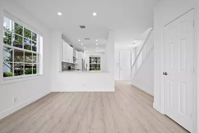 651 Castle Drive, Palm Beach Gardens, FL 33410 - Photo 14