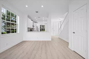 651 Castle Dr, Palm Beach Gardens, FL 33410 - Photo 14