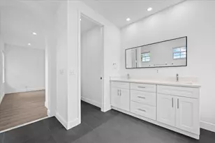 651 Castle Dr, Palm Beach Gardens, FL 33410 - Photo 28