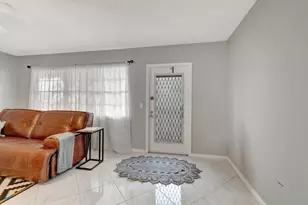 3031 Cornwall B, Boca Raton, FL 33434 - Photo 2