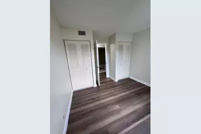 1002 Green Pine Boulevard #F2, West Palm Beach, FL 33409 - Photo 6