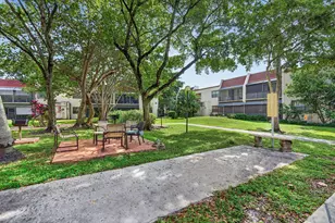 301 N Pine Island Rd, Plantation, FL 33324 - Photo 36