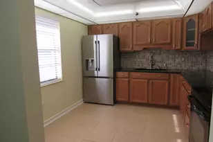 140 Lake Nancy Ln, West Palm Beach, FL 33411 - Photo 6