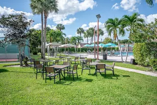 194 Lake Susan Ln, West Palm Beach, FL 33411 - Photo 34