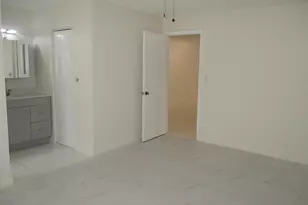 194 Lake Susan Ln, West Palm Beach, FL 33411 - Photo 10