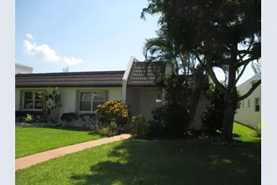 194 Lake Susan Lane, West Palm Beach, FL 33411 - Photo 1