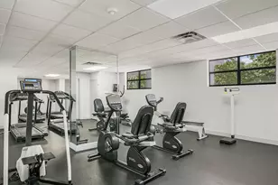 600 Parkview Dr, Hallandale Beach, FL 33009 - Photo 26