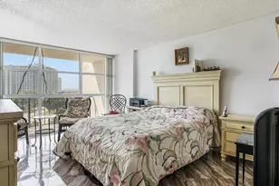 600 Parkview Dr, Hallandale Beach, FL 33009 - Photo 4