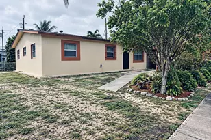 930 NE 52nd Ct, Deerfield Beach, FL 33064 - Photo 1