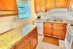 49 Norwich C, West Palm Beach, FL 33417 - Photo 4
