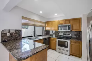 3015 Oaktree Ln, Hollywood, FL 33021 - Photo 4