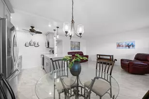 2025 Guildford B, Boca Raton, FL 33434 - Photo 6