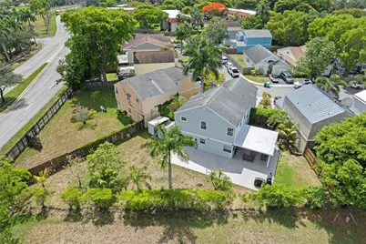 133 SW 159th Way, Sunrise, FL 33326 - Photo 34