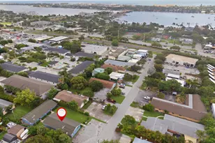 351 Wickline Blvd, Lantana, FL 33462 - Photo 4