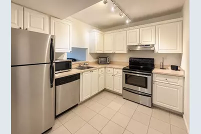 711 N Pine Island Road #204, Plantation, FL 33324 - Photo 4