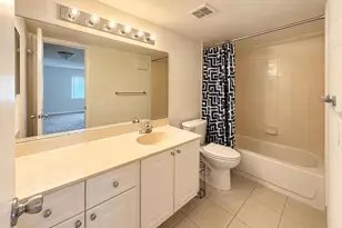 711 N Pine Island Rd, Plantation, FL 33324 - Photo 10