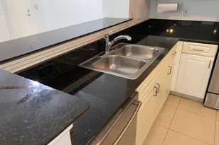 720 S Sapodilla Ave, West Palm Beach, FL 33401 - Photo 2